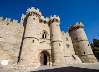 Ταξίδι στο χρόνο στη Μεσαιωνική Πόλη της Ρόδου