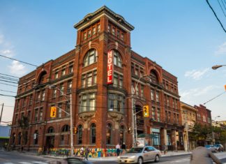 Ένα από τα εντυπωσιακότερα Art Hotels του κόσμου στο Τορόντο