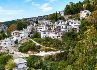 Σεργιανίζοντας στη Μακρινίτσα