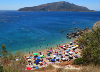 Κι όμως η Αττική έχει απίστευτες παραλίες