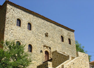 Διαμονή σε Πύργο.. στη Ζαρούχλα