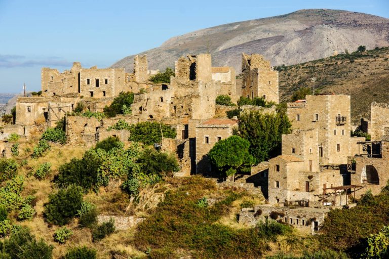 Μάνη, στη χώρα της πέτρας