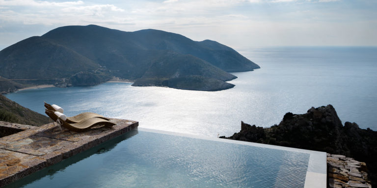 Tainaron Blue Retreat, στην άκρη του απείρου