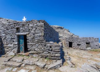 Περιπλάνηση στα δρακόσπιτα της Εύβοιας