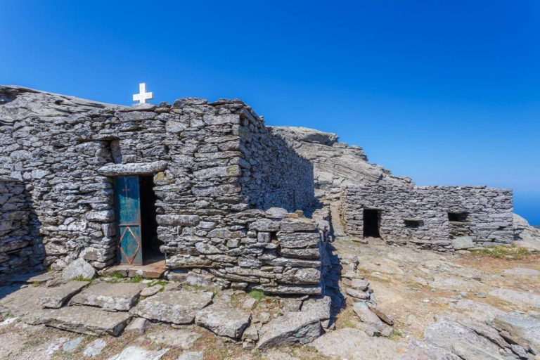 Περιπλάνηση στα δρακόσπιτα της Εύβοιας