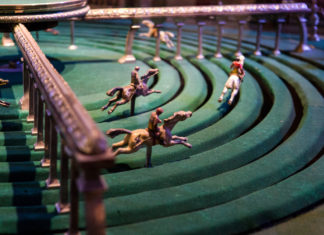 Ένα κάστρο – μουσείο επιτραπέζιων στη Λίμνη της Γενεύης