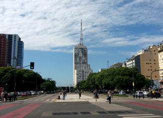 Ο καλός, ο κακός και ο άσχημος, 3 χόστελ στο Μπουένος Άιρες