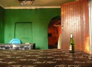 Εξερευνώντας τη σκοτεινή πόλη της “Αλεξάνδρα”