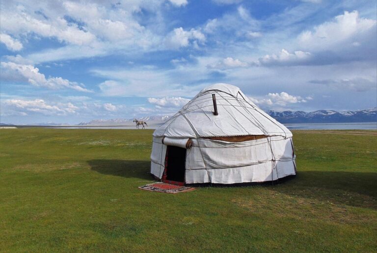 Female solo traveling – Κιργιστάν