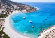 Ανακαλύψτε τη Μήλο: Το κρυμμένο ελληνικό νησί με απομονωμένες παραλίες, πλούσια πολιτιστική κληρονομιά και νόστιμη κουζίνα